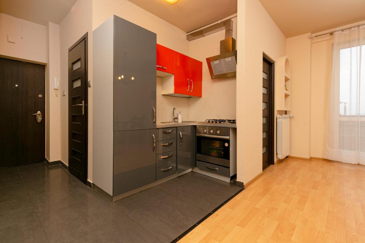 Apartament Wola With Balcony & Close To Metro By Renters Warszawa